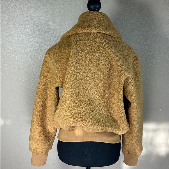 Uniqlo Tan Fleece Jacket - Picture 3 of 4